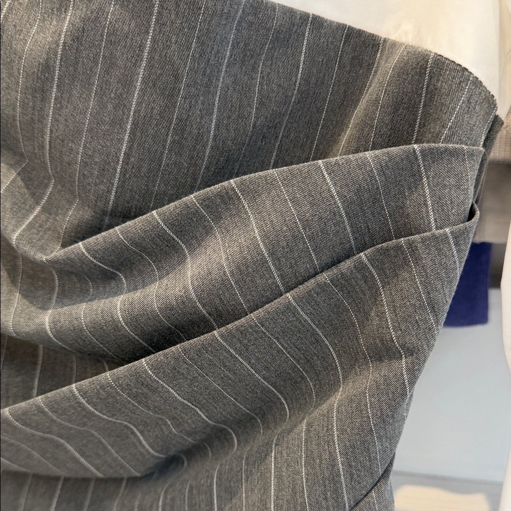 Commense White Button-Up With Gray Pinstripe Drap… - image 5